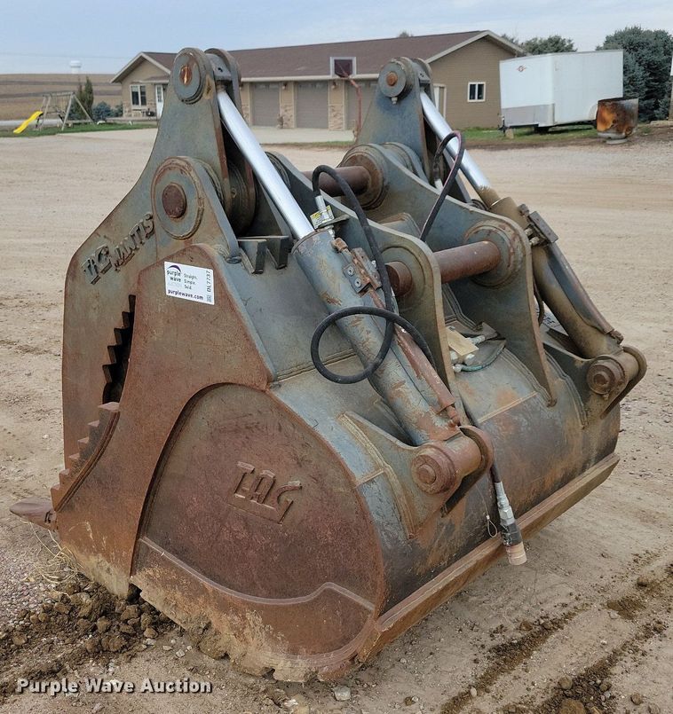 image for item DL7737 TAG Mantis  grapple bucket