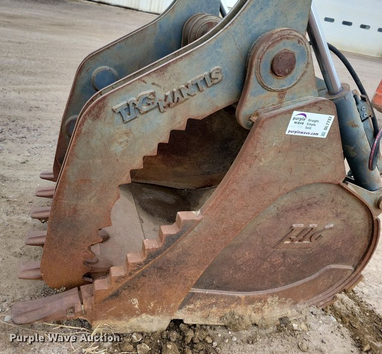 image for item DL7737 TAG Mantis  grapple bucket