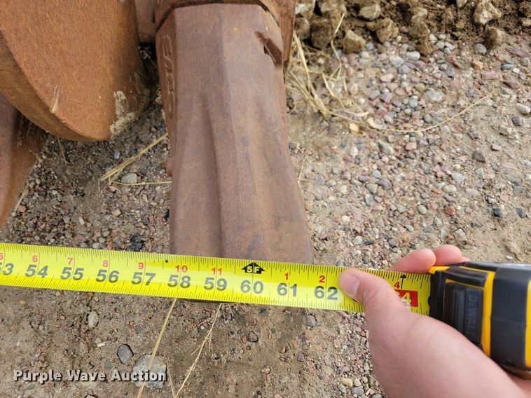 image for item DL7737 TAG Mantis  grapple bucket