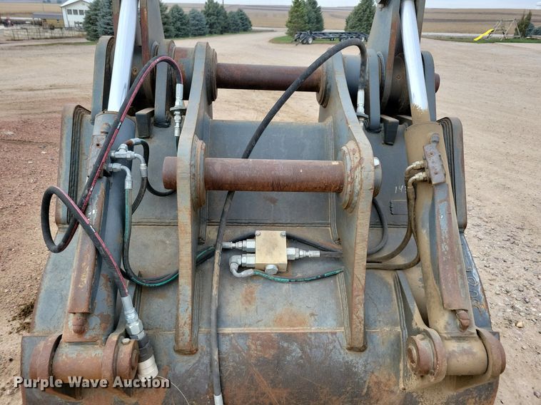 image for item DL7737 TAG Mantis  grapple bucket