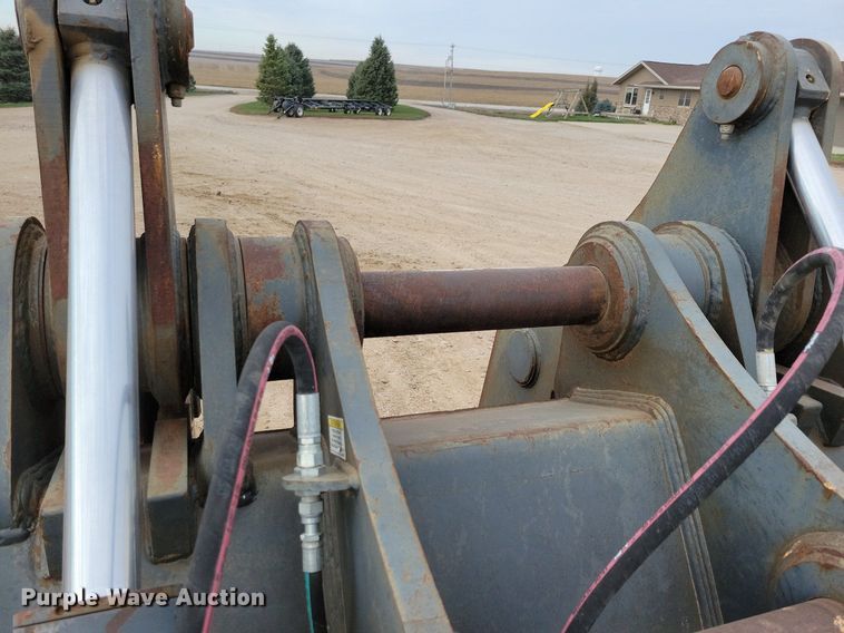 image for item DL7737 TAG Mantis  grapple bucket