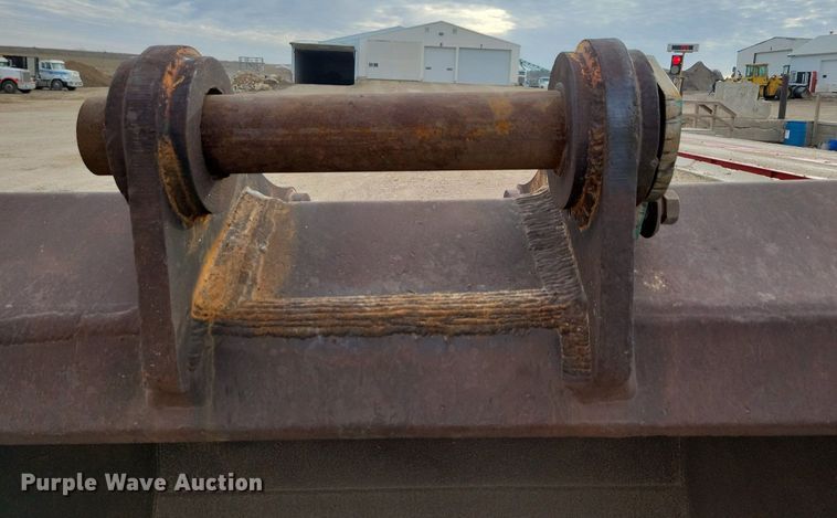 image for item DL7739 CF  excavator bucket