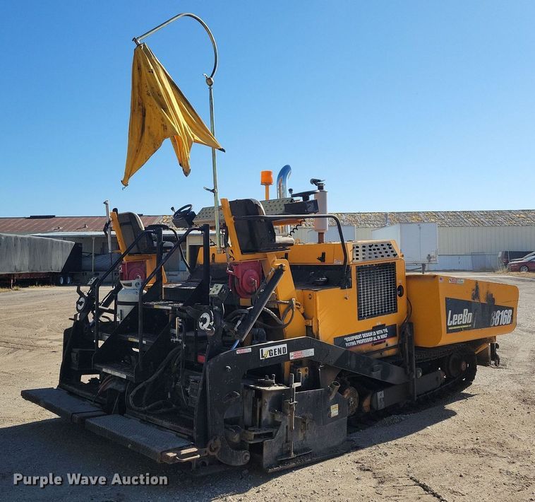 image for item DN4145 2007 LeeBoy 8816B  paver