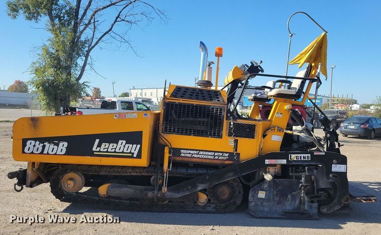 image for item DN4145 2007 LeeBoy 8816B  paver