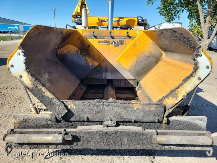 image for item DN4145 2007 LeeBoy 8816B  paver