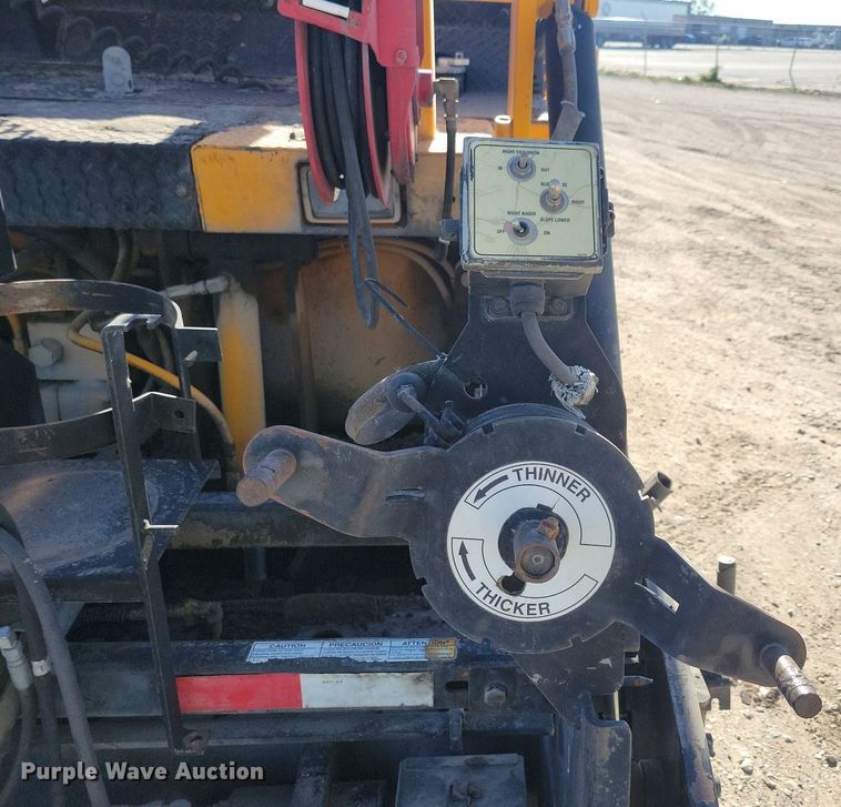 image for item DN4145 2007 LeeBoy 8816B  paver