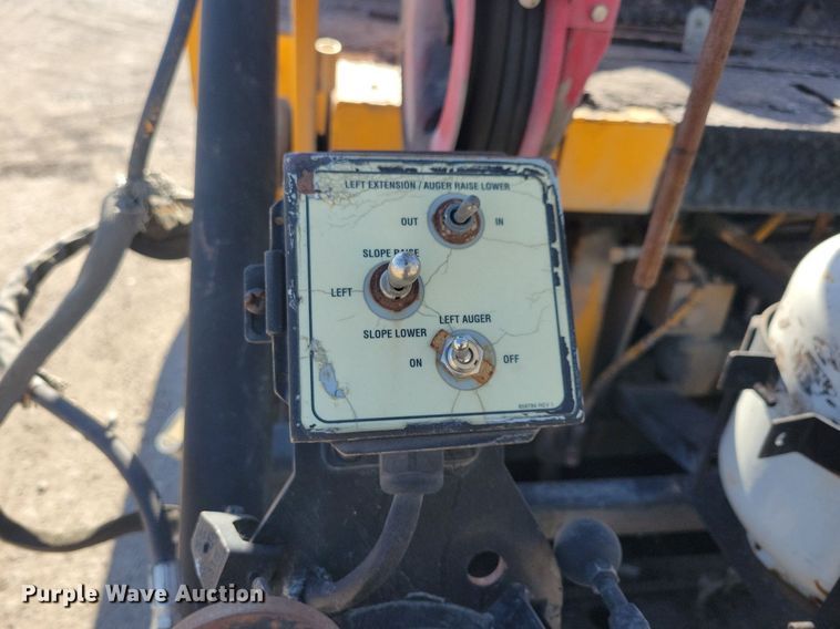 image for item DN4145 2007 LeeBoy 8816B  paver