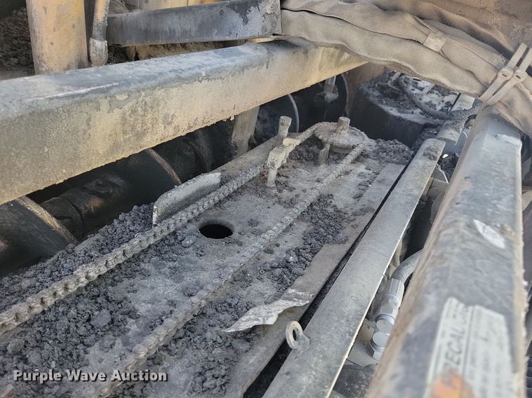 image for item DN4145 2007 LeeBoy 8816B  paver