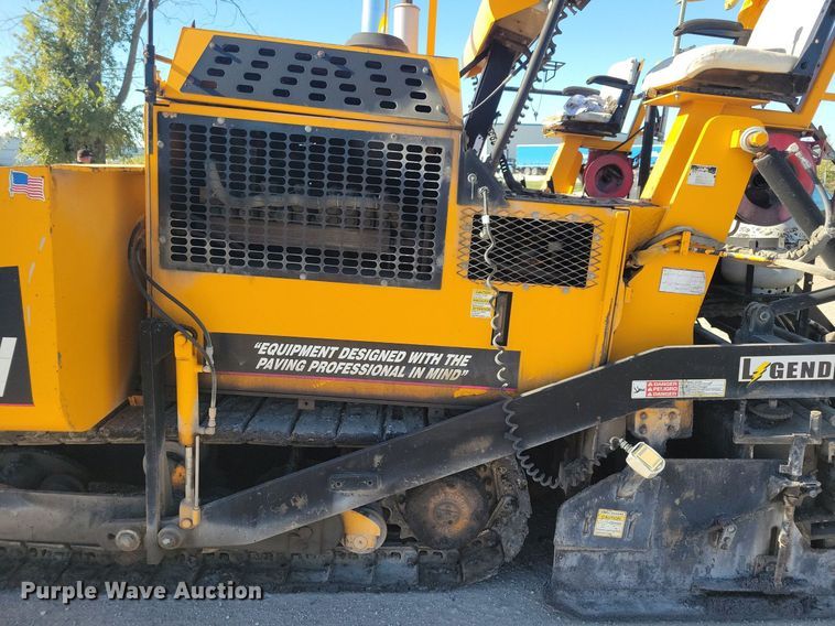 image for item DN4145 2007 LeeBoy 8816B  paver