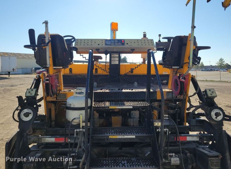 image for item DN4145 2007 LeeBoy 8816B  paver