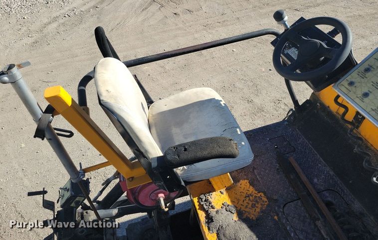 image for item DN4145 2007 LeeBoy 8816B  paver