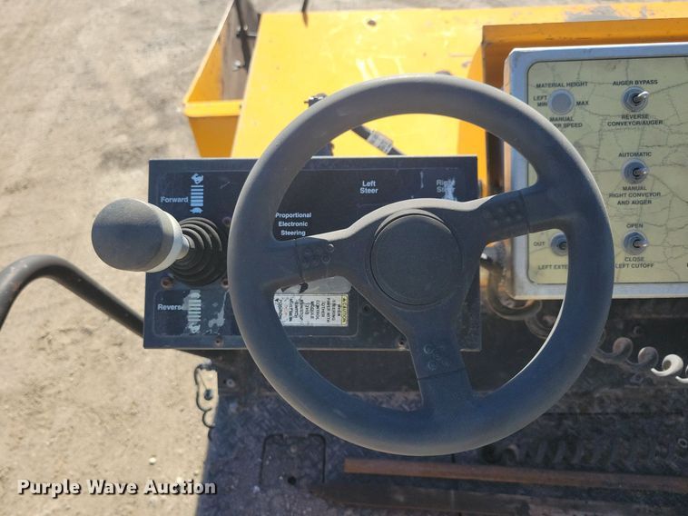 image for item DN4145 2007 LeeBoy 8816B  paver