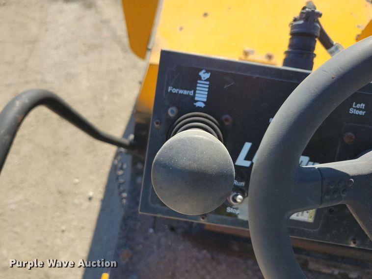 image for item DN4145 2007 LeeBoy 8816B  paver