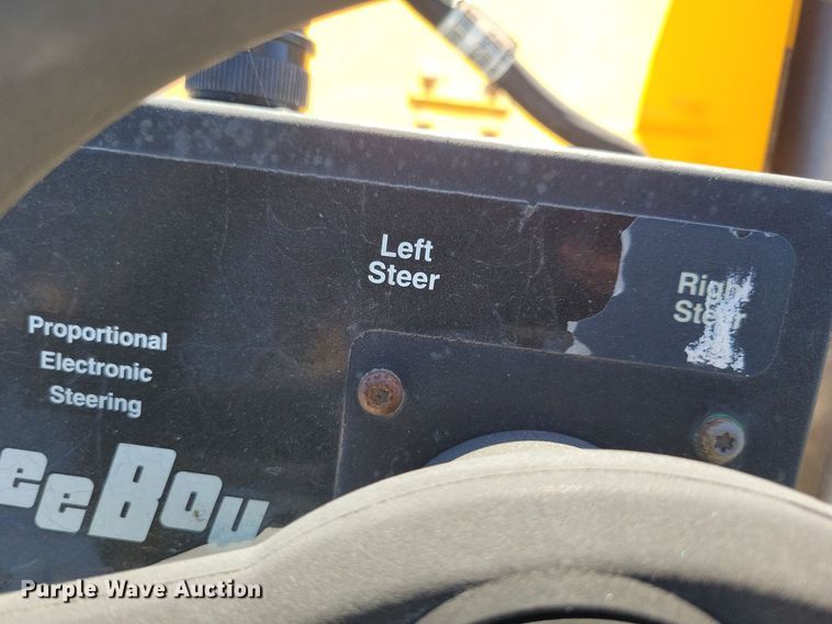 image for item DN4145 2007 LeeBoy 8816B  paver