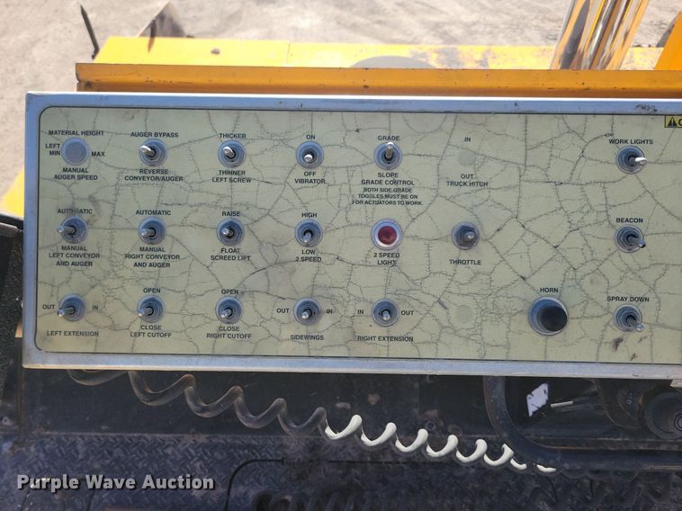 image for item DN4145 2007 LeeBoy 8816B  paver