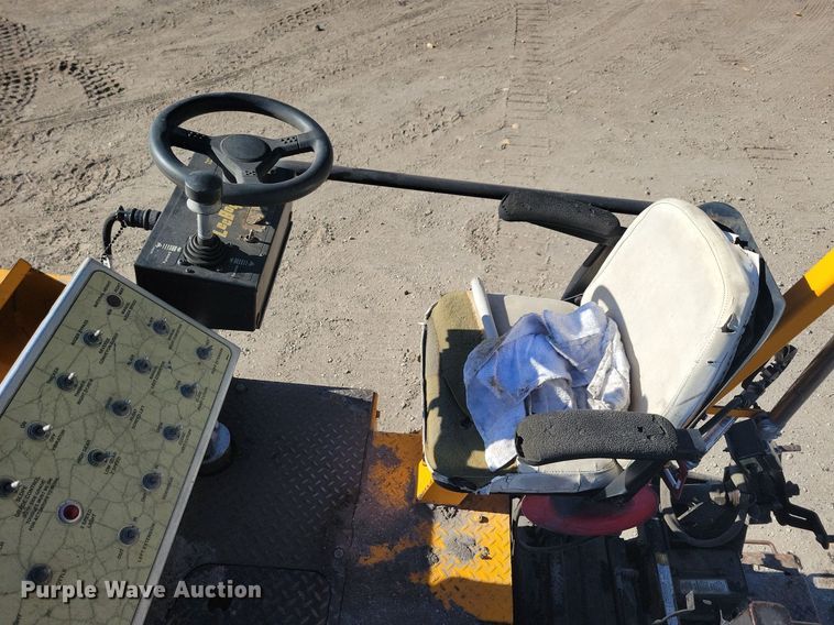 image for item DN4145 2007 LeeBoy 8816B  paver