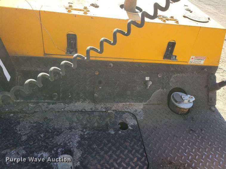 image for item DN4145 2007 LeeBoy 8816B  paver