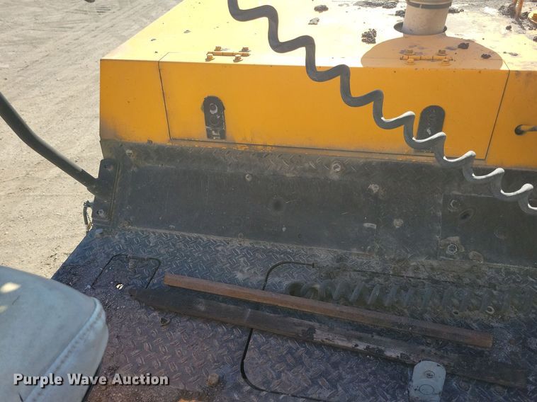 image for item DN4145 2007 LeeBoy 8816B  paver