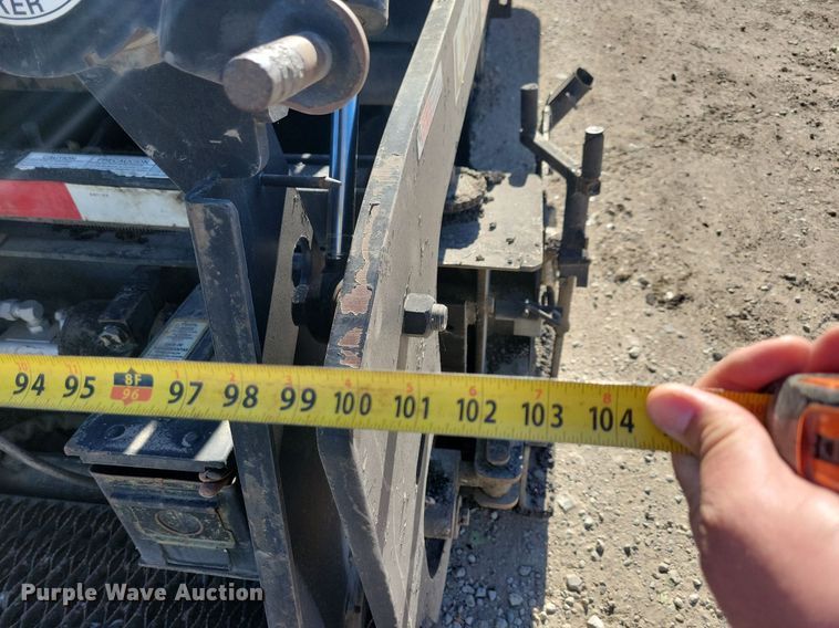 image for item DN4145 2007 LeeBoy 8816B  paver