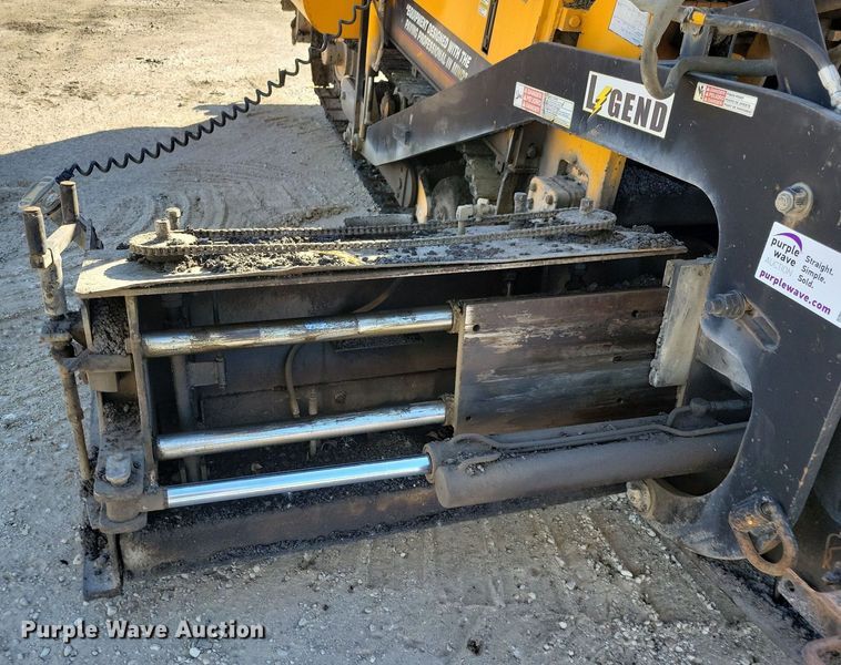 image for item DN4145 2007 LeeBoy 8816B  paver