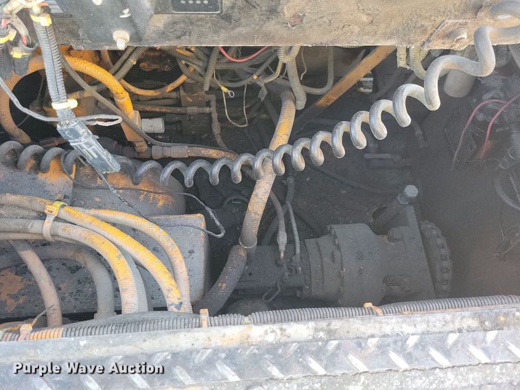 image for item DN4145 2007 LeeBoy 8816B  paver