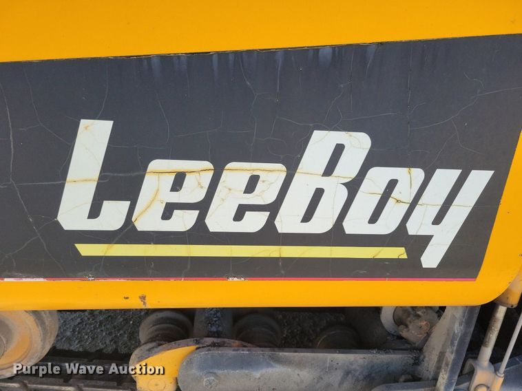 image for item DN4145 2007 LeeBoy 8816B  paver