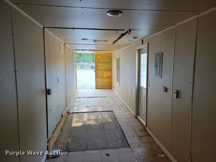 image for item DN4160 2006 Cosco  storage container