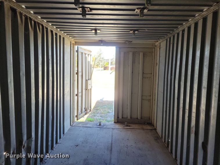 image for item DN4167 1984 Mobile Mini  shipping container
