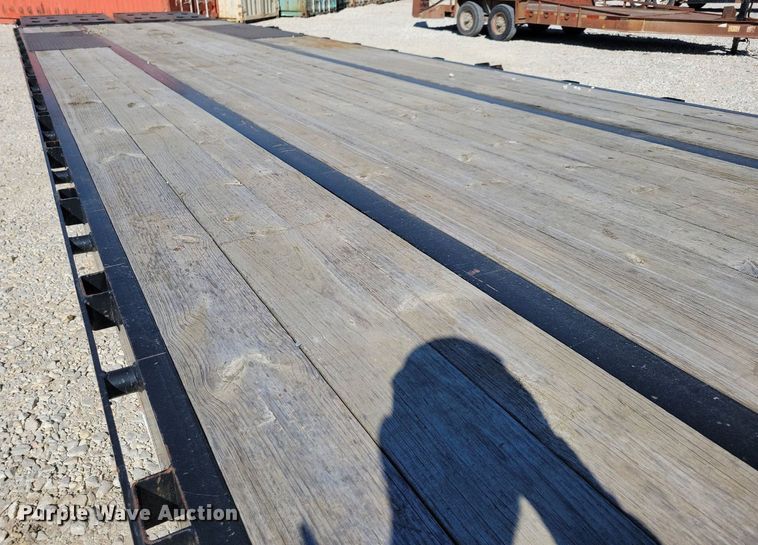 image for item DN4179 2017 Big Tex 22GN  equipment trailer