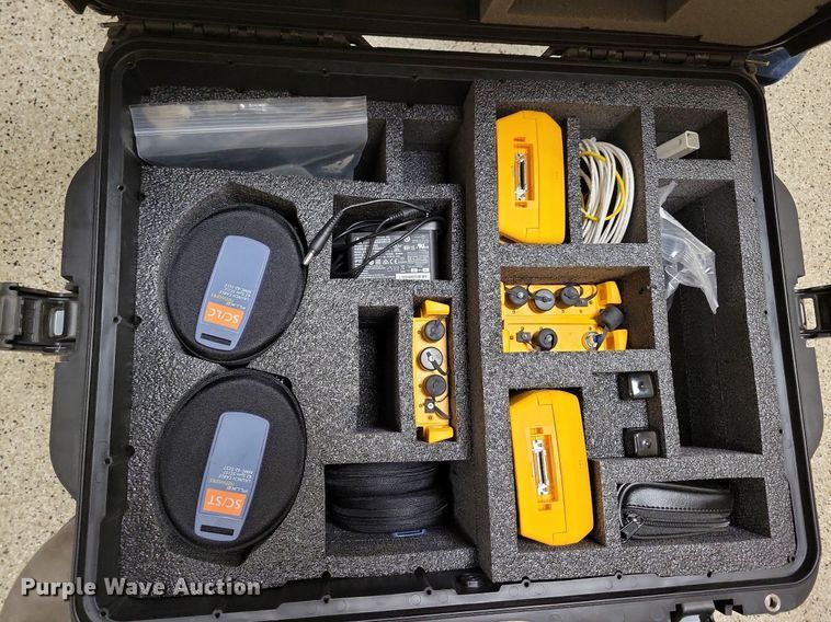 image for item DN4183 2008 Carry-On Cargo  fiber optic trailer