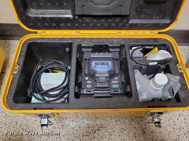 image for item DN4183 2008 Carry-On Cargo  fiber optic trailer