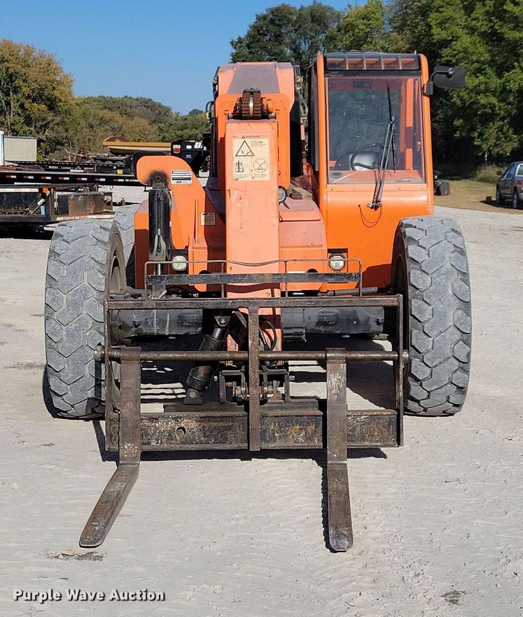 image for item DN4185 2013 JLG Skytrak 8042  telehandler