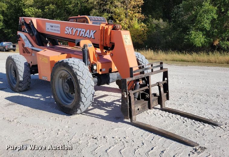 image for item DN4185 2013 JLG Skytrak 8042  telehandler