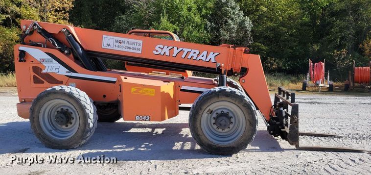 image for item DN4185 2013 JLG Skytrak 8042  telehandler