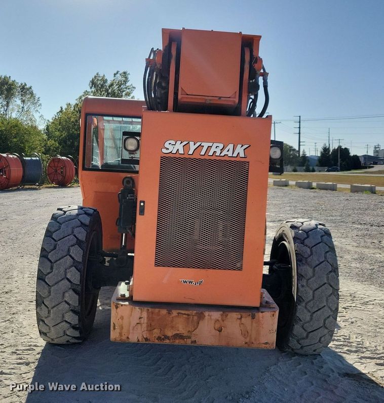 image for item DN4185 2013 JLG Skytrak 8042  telehandler