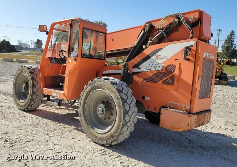 image for item DN4185 2013 JLG Skytrak 8042  telehandler