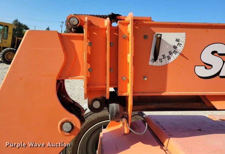 image for item DN4185 2013 JLG Skytrak 8042  telehandler