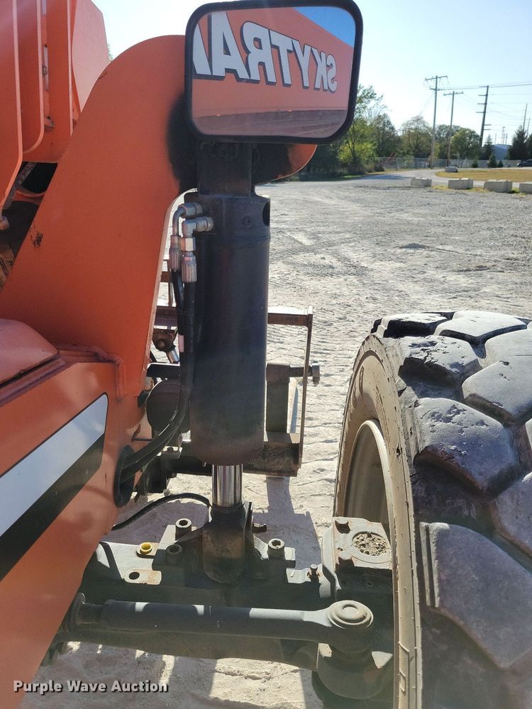 image for item DN4185 2013 JLG Skytrak 8042  telehandler