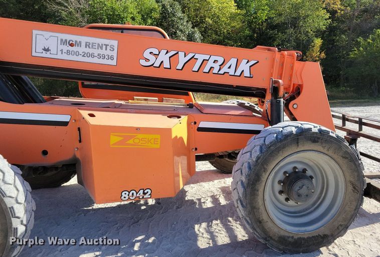 image for item DN4185 2013 JLG Skytrak 8042  telehandler