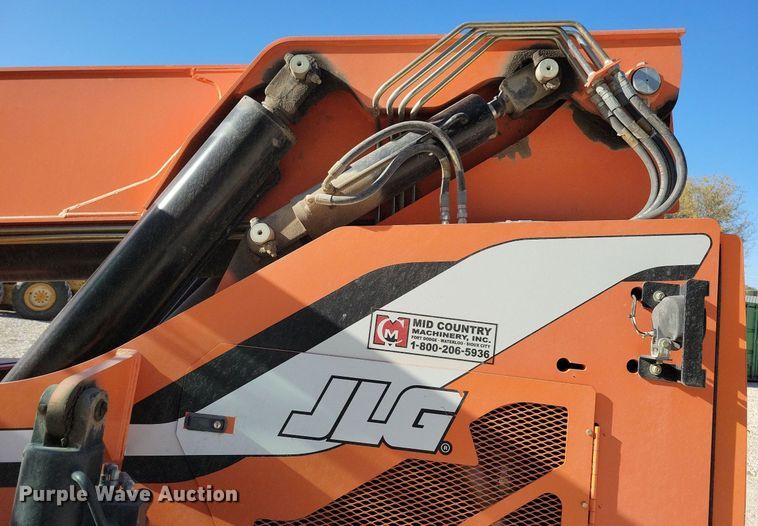 image for item DN4185 2013 JLG Skytrak 8042  telehandler