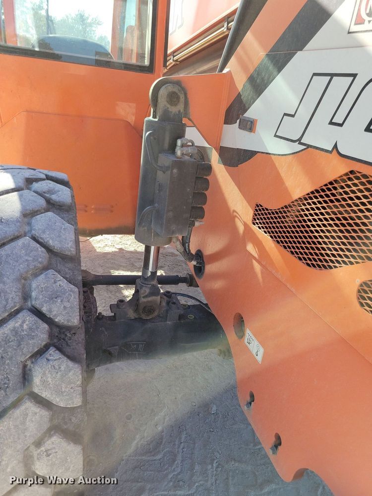 image for item DN4185 2013 JLG Skytrak 8042  telehandler