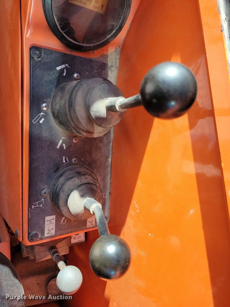 image for item DN4185 2013 JLG Skytrak 8042  telehandler