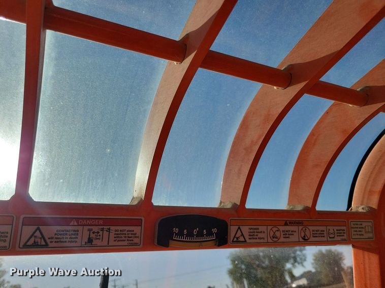 image for item DN4185 2013 JLG Skytrak 8042  telehandler