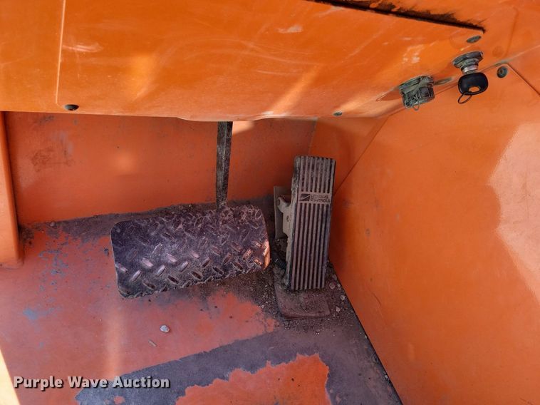 image for item DN4185 2013 JLG Skytrak 8042  telehandler