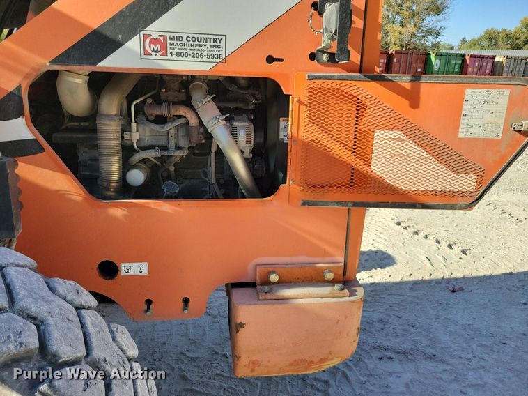 image for item DN4185 2013 JLG Skytrak 8042  telehandler