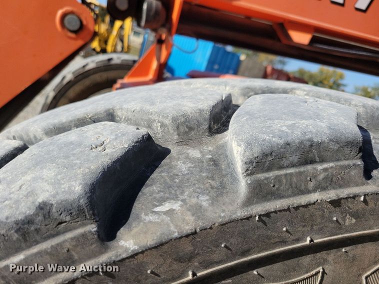 image for item DN4185 2013 JLG Skytrak 8042  telehandler