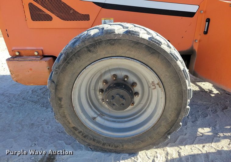 image for item DN4185 2013 JLG Skytrak 8042  telehandler