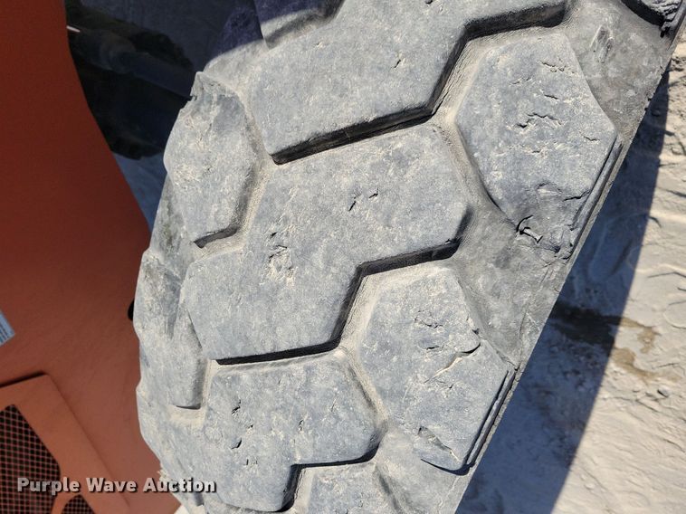 image for item DN4185 2013 JLG Skytrak 8042  telehandler