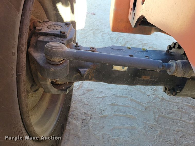 image for item DN4185 2013 JLG Skytrak 8042  telehandler