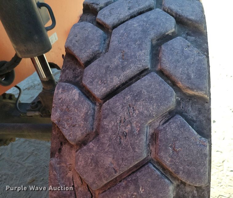 image for item DN4185 2013 JLG Skytrak 8042  telehandler